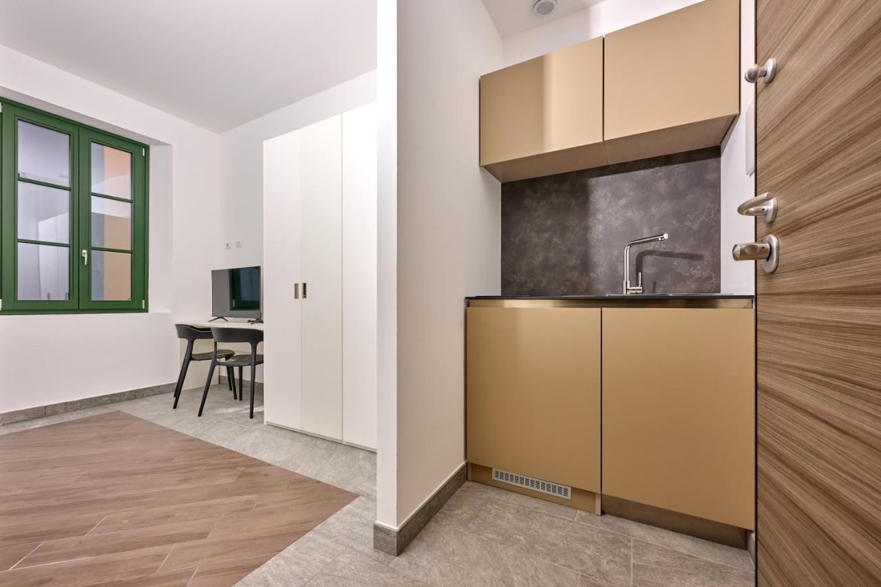 Ca Del Lasco - Modern Apartments In Classic Villa Беллано Екстер'єр фото